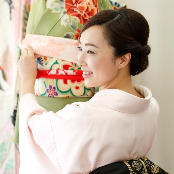 株式会社 らくや 【きものスタイリスト 石田節子】衣裳らくやレンタル スタイリスト薬真寺 香